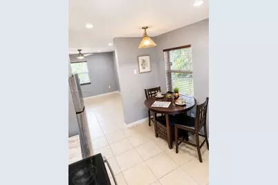 221 NE 35th St, Oakland Park, FL 33334 - Photo 5