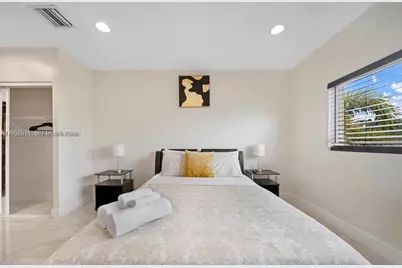 615 NW 10th Ter #1, Fort Lauderdale, FL 33311 - Photo 9