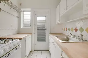 835 Meridian Ave, Miami Beach, FL 33139 - Photo 9