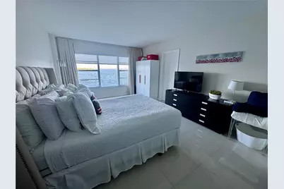 11111 Biscayne Blvd #2B, Miami, FL 33181 - Photo 1