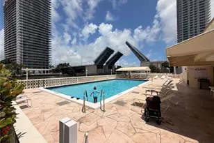 1825 S Ocean Dr, Hallandale Beach, FL 33009 - Photo 25