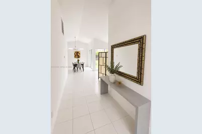 9763 NW 29th St, Doral, FL 33172 - Photo 9