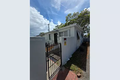 85 Esplanade Dr #C, Miami Springs, FL 33166 - Photo 3