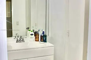 7440 Miami Lakes Dr, Miami Lakes, FL 33014 - Photo 17
