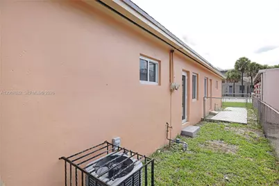 1202 NW 34th St #1200, Miami, FL 33142 - Photo 15