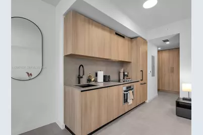 121 NE 5th St #1607, Miami, FL 33132 - Photo 5