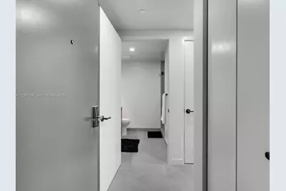 121 NE 5th St #1607, Miami, FL 33132 - Photo 25