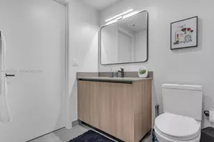 121 NE 5th St, Miami, FL 33132 - Photo 15