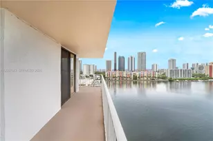 290 174th St, Sunny Isles Beach, FL 33160 - Photo 37