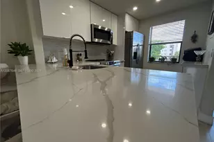 10130 Sunrise Lakes Blvd, Sunrise, FL 33322 - Photo 3