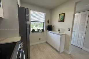 10130 Sunrise Lakes Blvd, Sunrise, FL 33322 - Photo 15