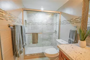 200 Diplomat Pkwy, Hallandale Beach, FL 33009 - Photo 27