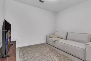 700 NE 24th St, Miami, FL 33137 - Photo 23