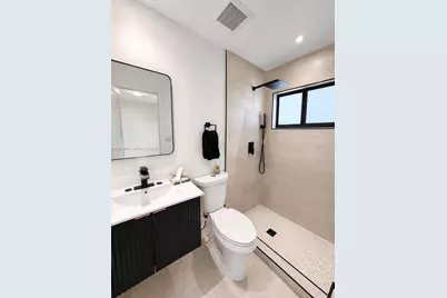 3431 NE 8th Ave, Oakland Park, FL 33334 - Photo 11