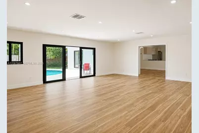 3431 NE 8th Ave, Oakland Park, FL 33334 - Photo 7