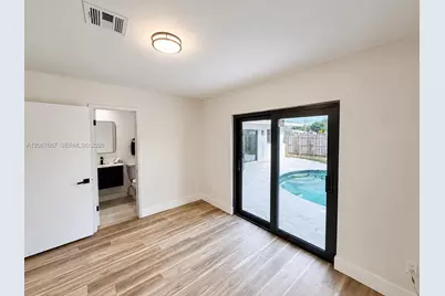 3431 NE 8th Ave, Oakland Park, FL 33334 - Photo 17