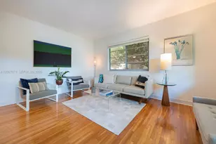 945 10th St, Miami Beach, FL 33139 - Photo 1