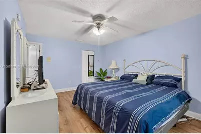 8601 SW 16th St, Pembroke Pines, FL 33025 - Photo 21