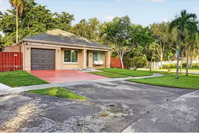 8601 SW 16th St, Pembroke Pines, FL 33025 - Photo 3