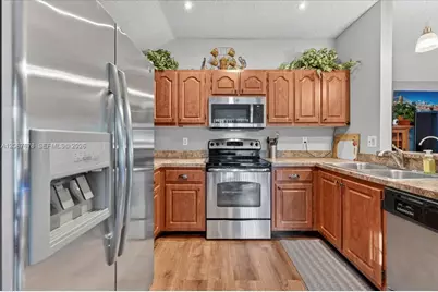 8601 SW 16th St, Pembroke Pines, FL 33025 - Photo 17