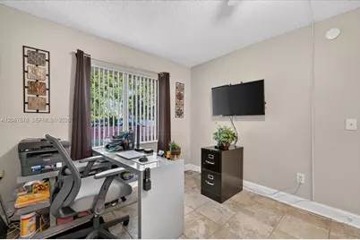 8601 SW 16th St, Pembroke Pines, FL 33025 - Photo 25