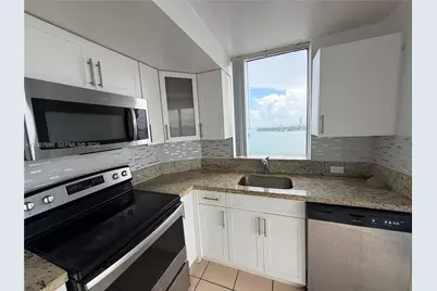 7601 E Treasure Dr #2220, North Bay Village, FL 33141 - Photo 3