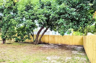 18011 NW 6th Pl, Miami Gardens, FL 33169 - Photo 25