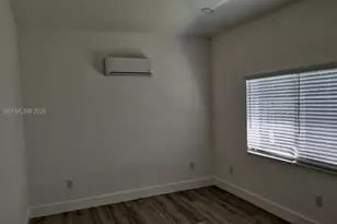 111 NE 45th St, Oakland Park, FL 33334 - Photo 13