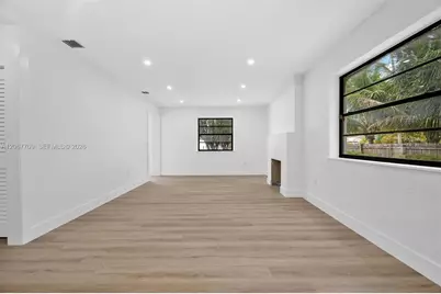 1521 NW 33rd St, Miami, FL 33142 - Photo 5