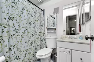 6760 NW 186 Ter, Hialeah, FL 33015 - Photo 23