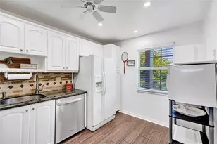605 Oaks Dr, Pompano Beach, FL 33069 - Photo 3