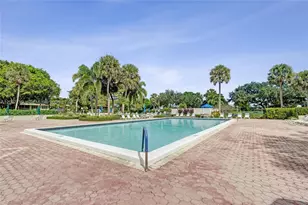 605 Oaks Dr, Pompano Beach, FL 33069 - Photo 25