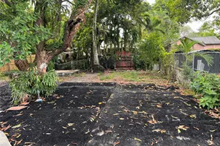 1318 NW 34th St, Miami, FL 33142 - Photo 23