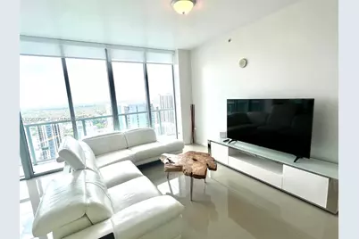 1111 SW 1st Ave #3214, Miami, FL 33130 - Photo 3