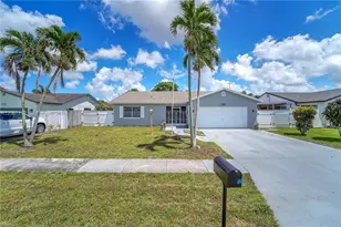 9242 SW 18th Rd, Boca Raton, FL 33428 - Photo 1
