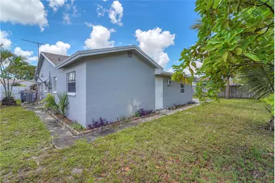 9242 SW 18th Rd, Boca Raton, FL 33428 - Photo 23