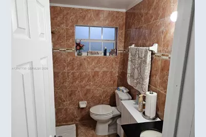 695 W 76th St, Hialeah, FL 33014 - Photo 15
