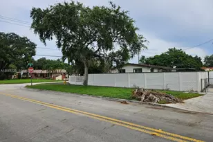 695 W 76th St, Hialeah, FL 33014 - Photo 5