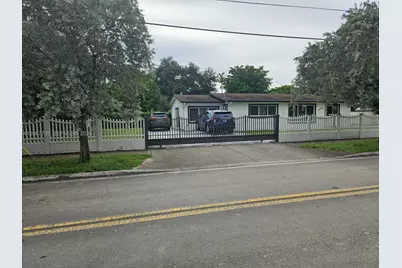 695 W 76th St, Hialeah, FL 33014 - Photo 3
