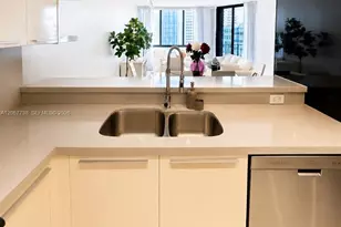 520 Brickell Key Dr, Miami, FL 33131 - Photo 7