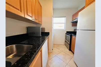 946 Bay Dr #12, Miami Beach, FL 33141 - Photo 11