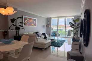 19390 Collins Ave, Sunny Isles Beach, FL 33160 - Photo 7