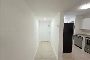 7801 S Colony Cir S, Tamarac, FL 33321 - Photo 5