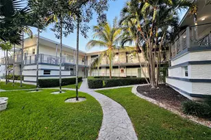 946 Bay Dr, Miami Beach, FL 33141 - Photo 33
