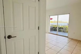 946 Bay Dr, Miami Beach, FL 33141 - Photo 19