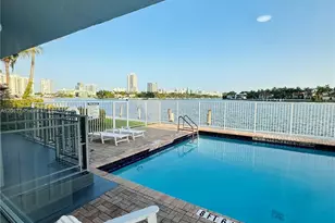 946 Bay Dr, Miami Beach, FL 33141 - Photo 27