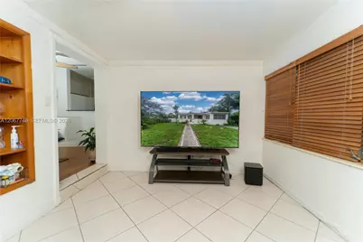 6250 NW 41st St, Virginia Gardens, FL 33166 - Photo 23