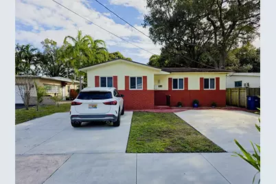 31 SW 8th St #1, Hallandale Beach, FL 33009 - Photo 1