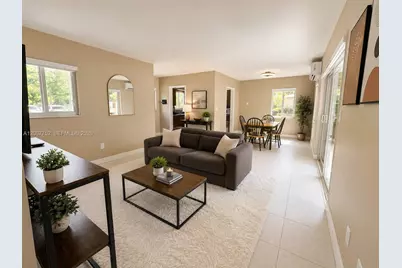 31 SW 8th St #1, Hallandale Beach, FL 33009 - Photo 5