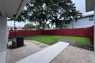 10651 NW 1st St, Pembroke Pines, FL 33026 - Photo 1
